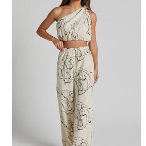 Two piece set from Show Po!